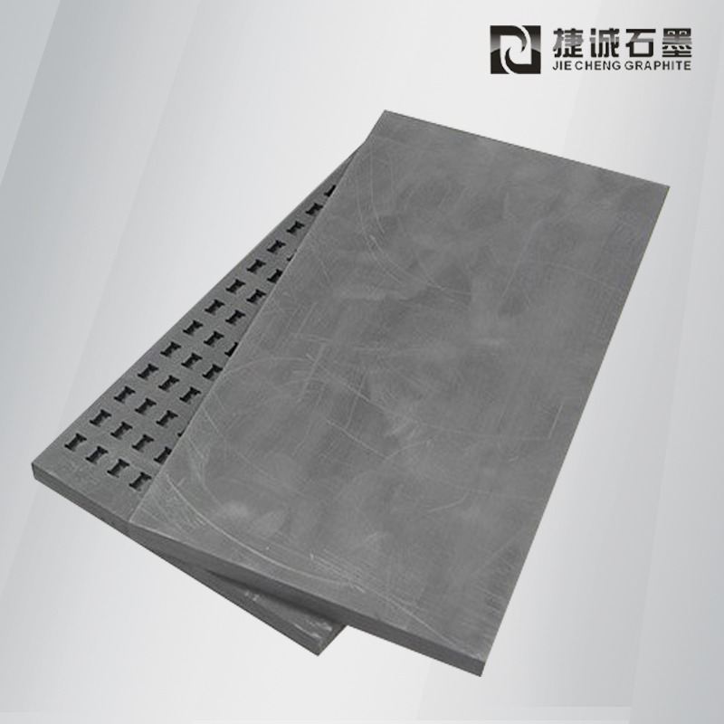 汽車(chē)石墨模具則是石墨在工業(yè)應(yīng)用中的另一重要領(lǐng)域